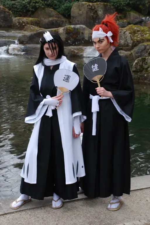 Senjata cosplay Bleach yang telah selesai dibuat Hasil akhir senjata cosplay Bleach