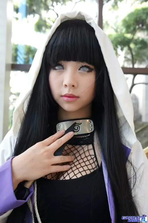 Potret kebersamaan para cosplayer Hinata Hyuga Foto bersama para cosplayer Hinata Hyuga di sebuah event anime